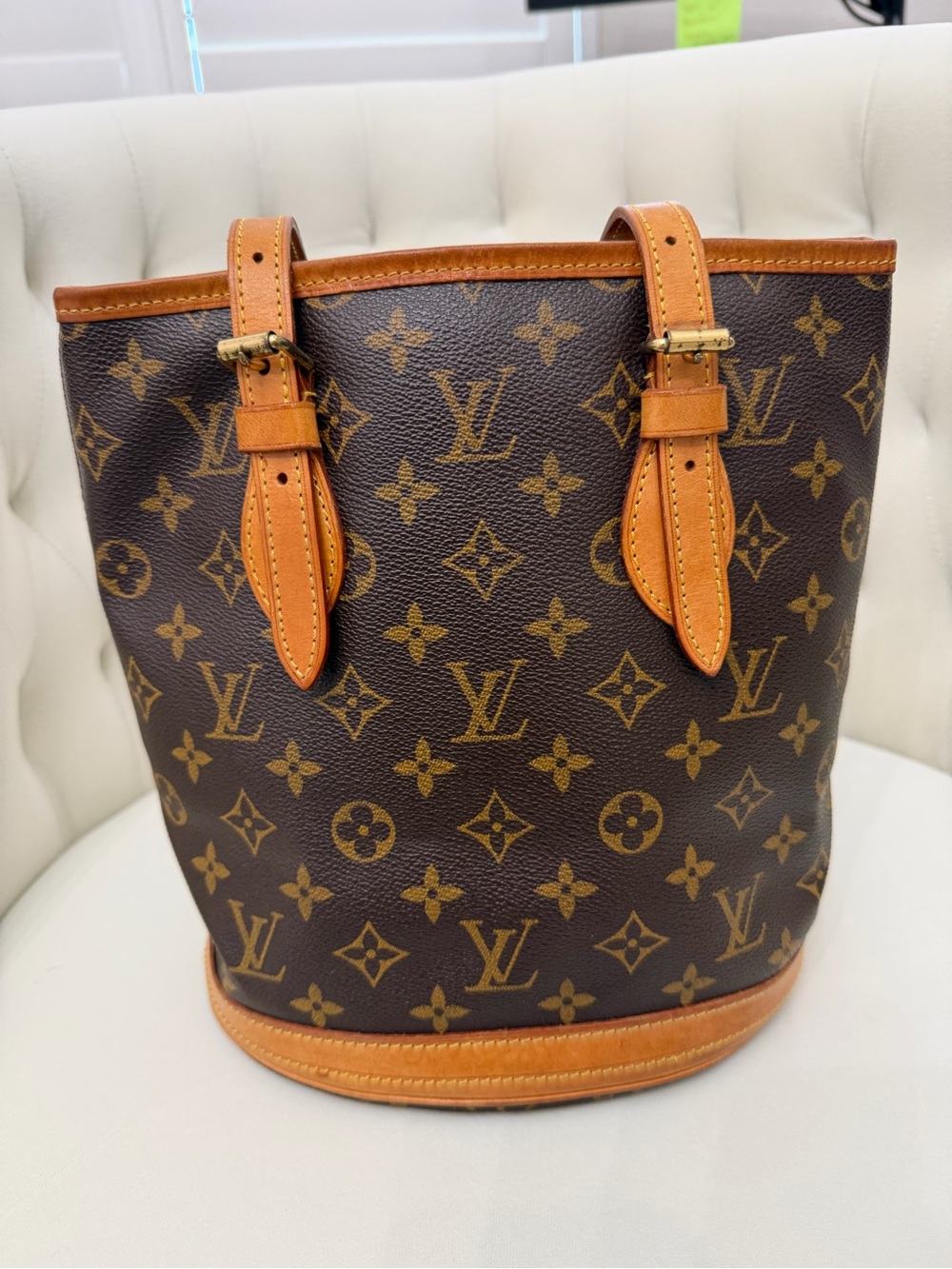 Louis Vuitton Brown Monogram Canvas Bucket Shoulder Bag with Tan Leather Trim - Picture 4 of 15